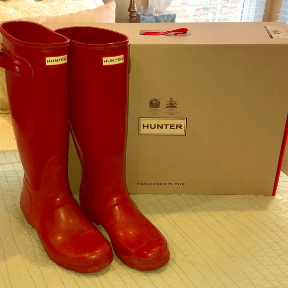 Hunter Shoes - Womens 11 Tall gloss red Hunter rain boots EUC